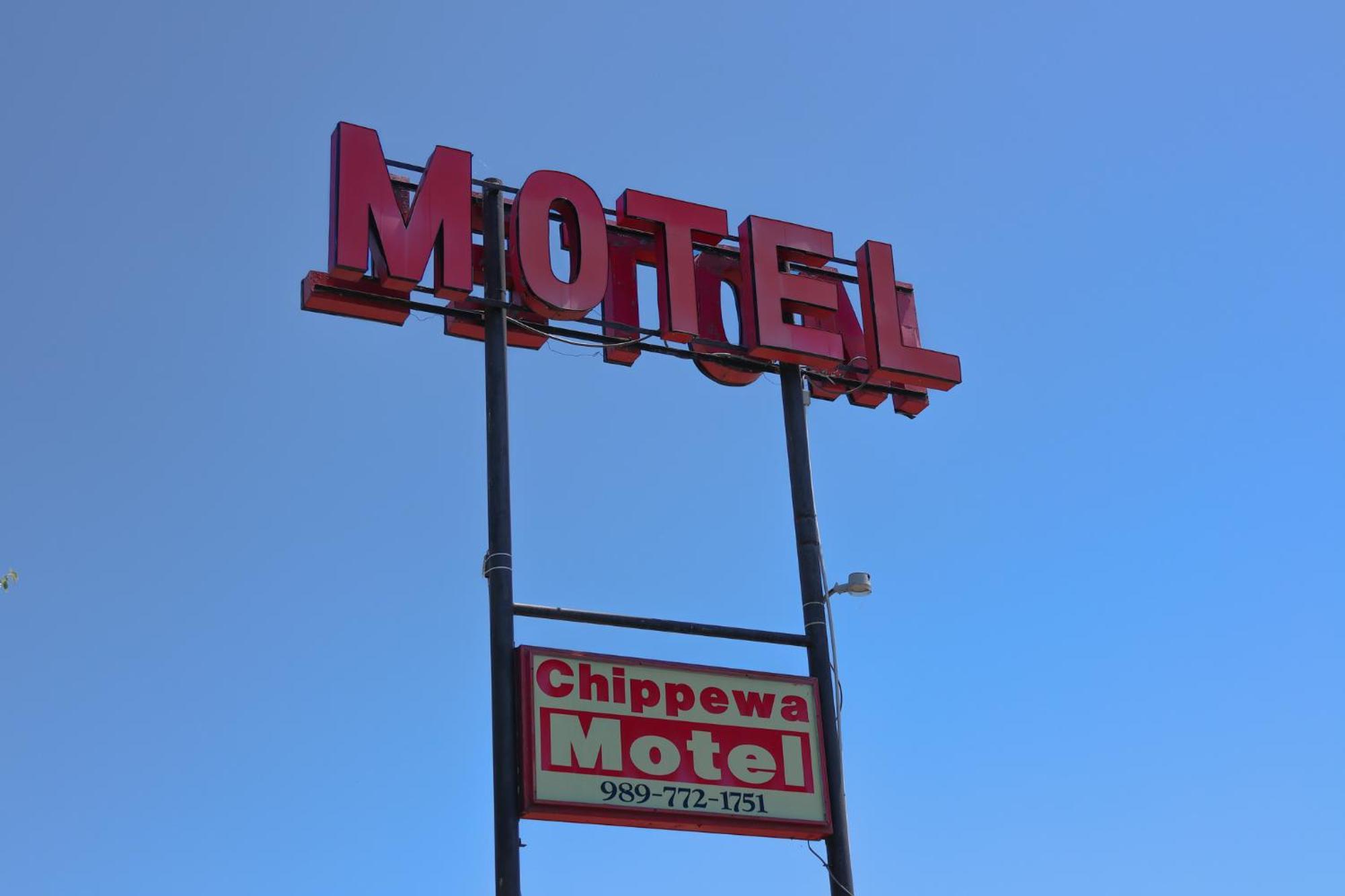 Chippewa Motel Маунт Плезант Екстериор снимка