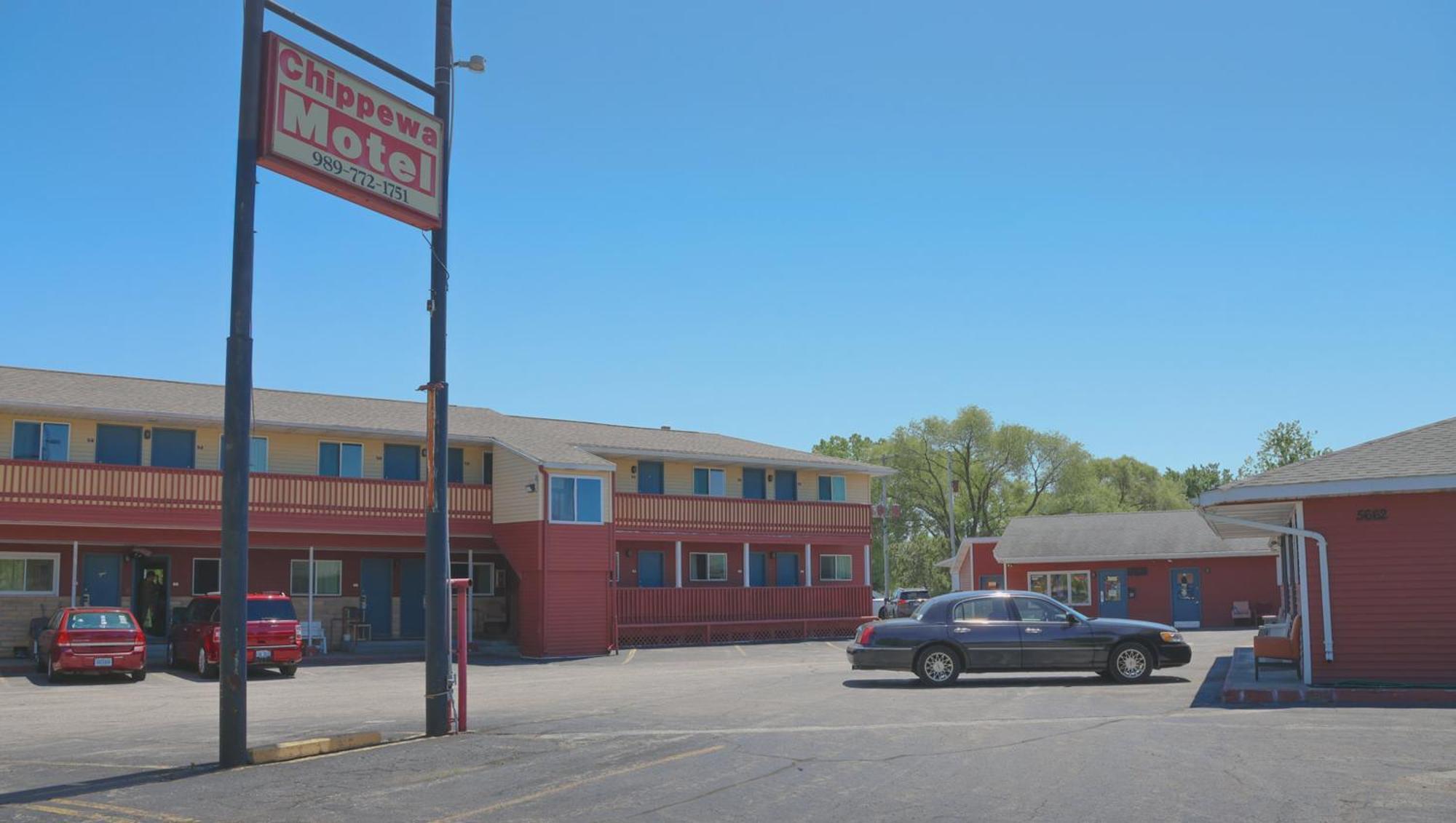 Chippewa Motel Маунт Плезант Екстериор снимка